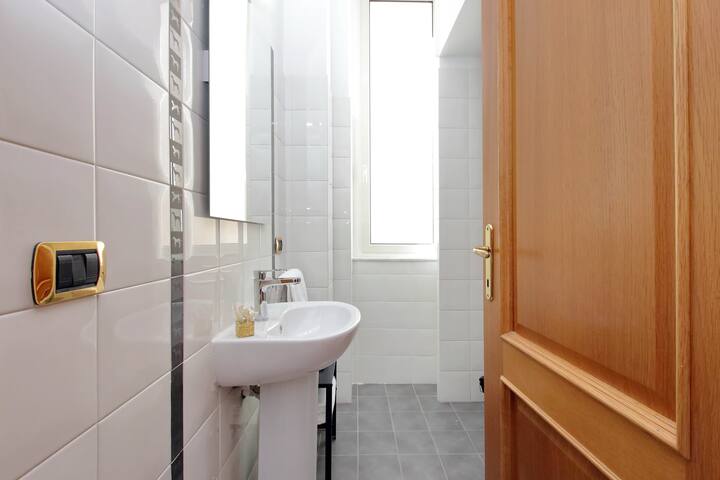 TAKE ME ROME | ROMAN FORUM APARTMENTS 4/B gallery image 5