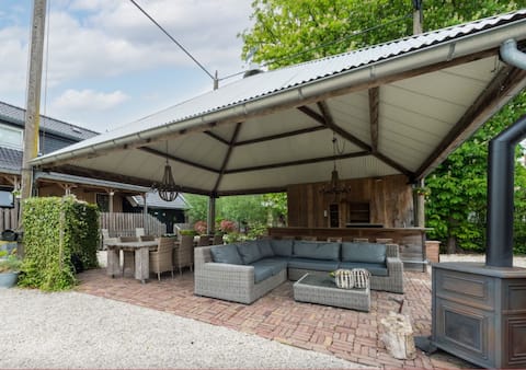 Adorable 1-Bedroom Guest House