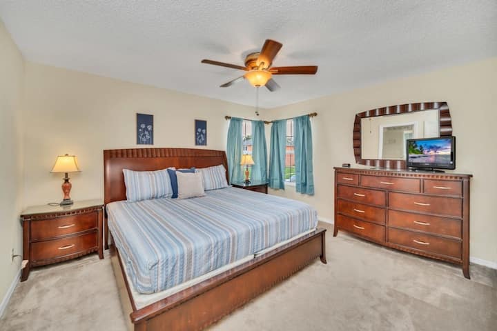 Manželská posteľ v spálni číslo 2