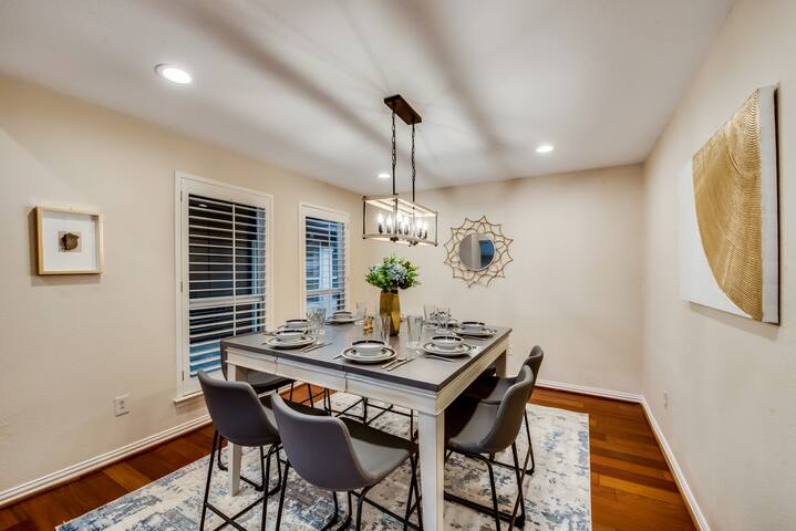 Welcoming Neighborhood 4 Bed 3 Bath Single Story gallery image 5