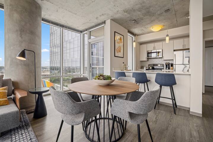 2 BR 2 Bath Suite | South Broadway | Placemakr gallery image 4