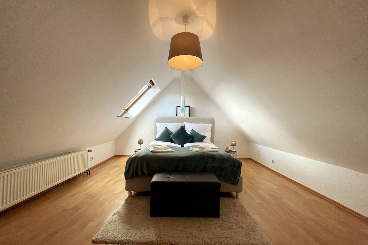 Главната ни спалня е популярно място за отдих със своето 160 x 200 см двойно легло.