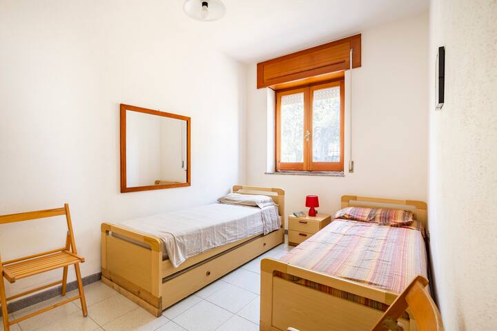 غرفة نوم 2 سرير فردي