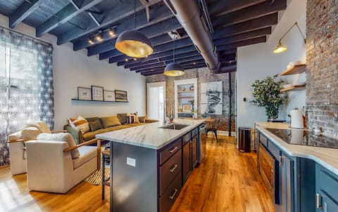 Spacious 6BR Derby Favorite Near Churchill Downs!