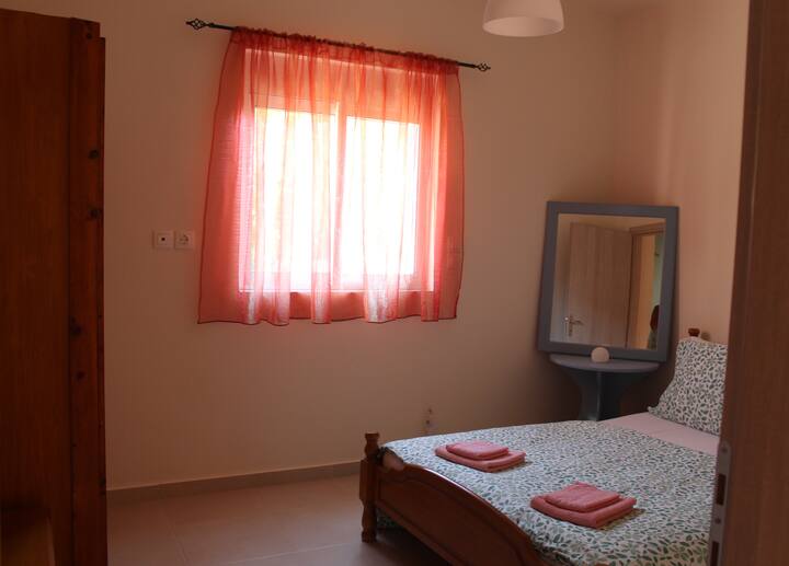 Sovrum med dubbelsäng