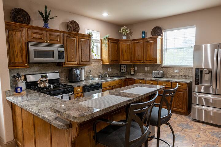 ★Spacious 6BR Home in Dallas PERFECT for Groups★ gallery image 4