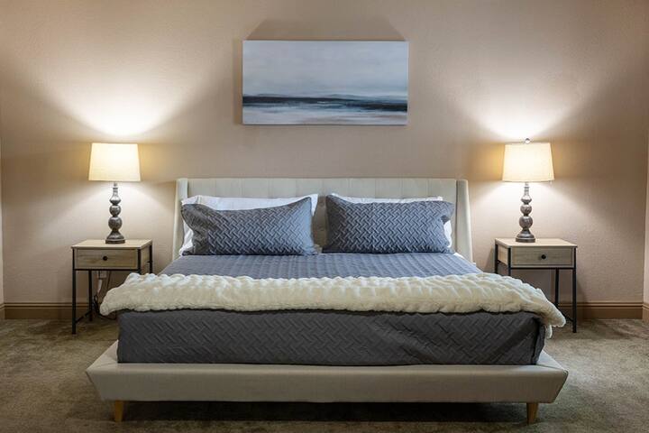 ★Spacious 6BR Home in Dallas PERFECT for Groups★ gallery image 2