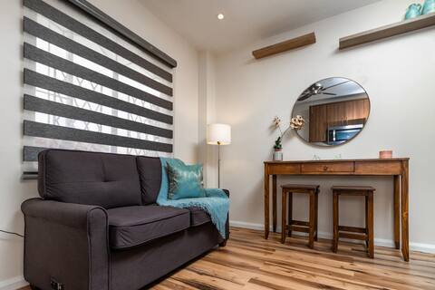 Gated Modern 1 Bdr Condo near Int Airport