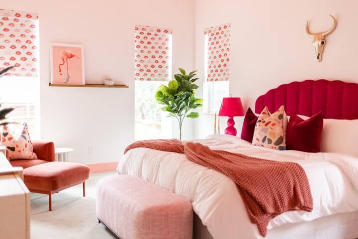 BRAND NEW ★ IG WORTHY, GIRLY PAD, W/ KARAOKE ROOM gallery image 4