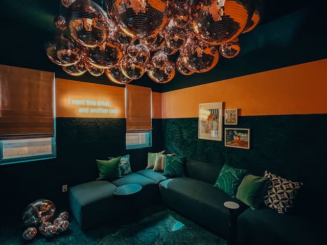 BRAND NEW ★ IG WORTHY, GIRLY PAD, W/ KARAOKE ROOM gallery image 3