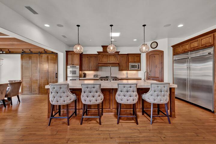 The French Chateau-Mins to Del Mar Track/Beach! gallery image 4