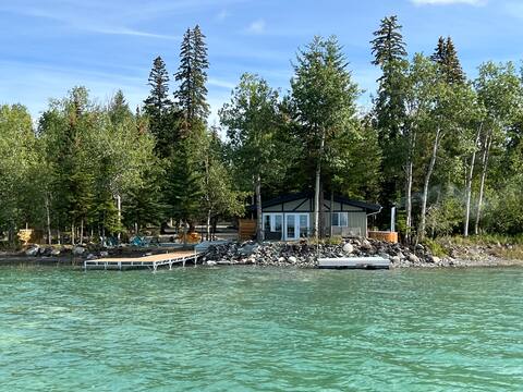 Lake front cabin with wood burning hot tub