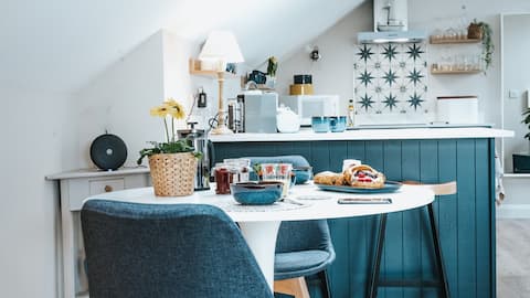 Popular Airbnb listing: The Sea Loft Castlerock Luxurious 1 bed apartment. in Bann