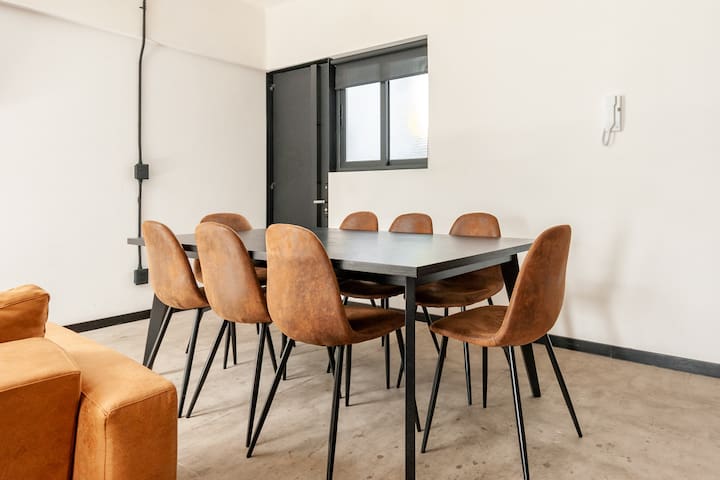 Stylish Duplex Nearby The Angel: Rooftop & Parking gallery image 3