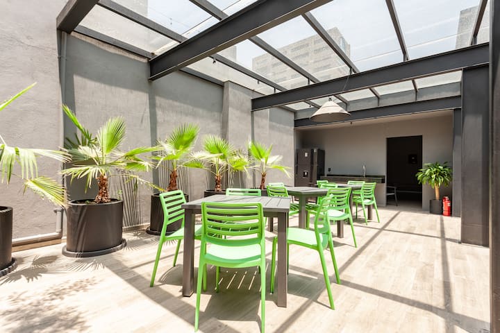 Stylish Duplex Nearby The Angel: Rooftop & Parking gallery image 5