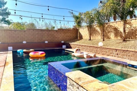 Beautiful six bedroom home with pool