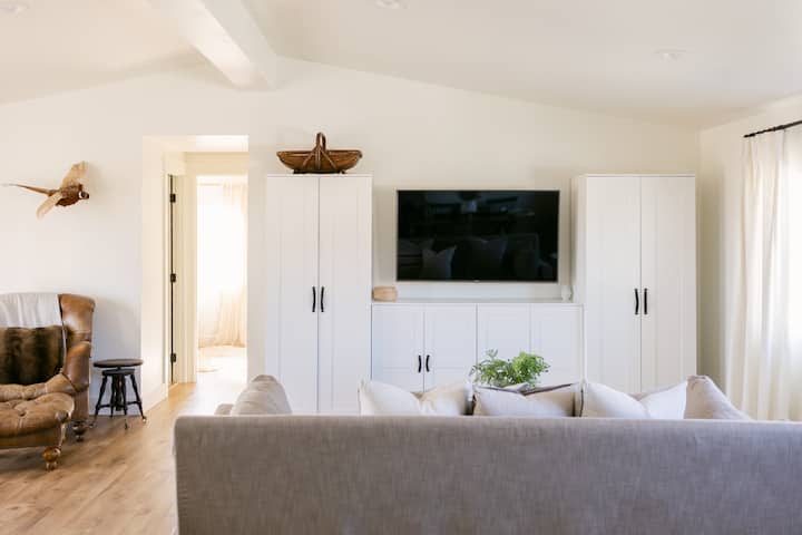 White House - Hilltop Home With Vineyard Views - Cass Winery, Paso Robles