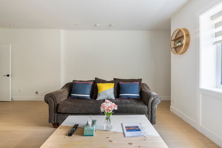 Private 1 Bd Apartment 10min To White Rock Pier! - 白石