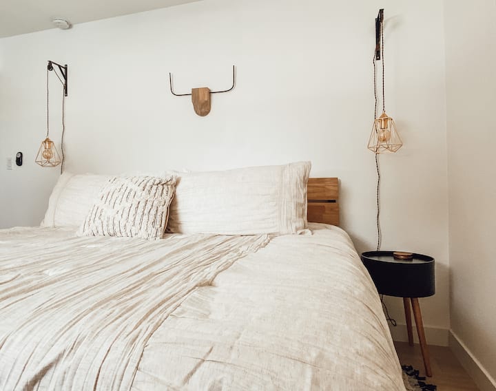 Dhomë gjumi e rehatshme "king".