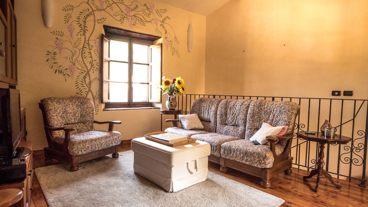 Popular Airbnb listing: Villa Capo Di Vico - Tuscan Countryside House in Capannori