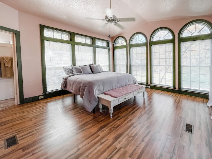 Riverfront treehouse on the Satilla Cabins for Rent in Hortense