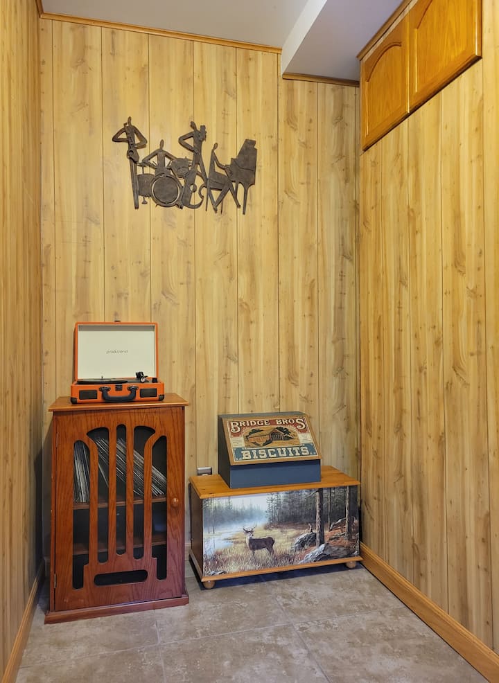 The artist nook, a perfect place to write, listen to music, or simply relax on the daybed.
