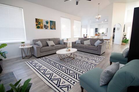 Your Cozy 3 Bed Contemporary Cove | Trophy Club