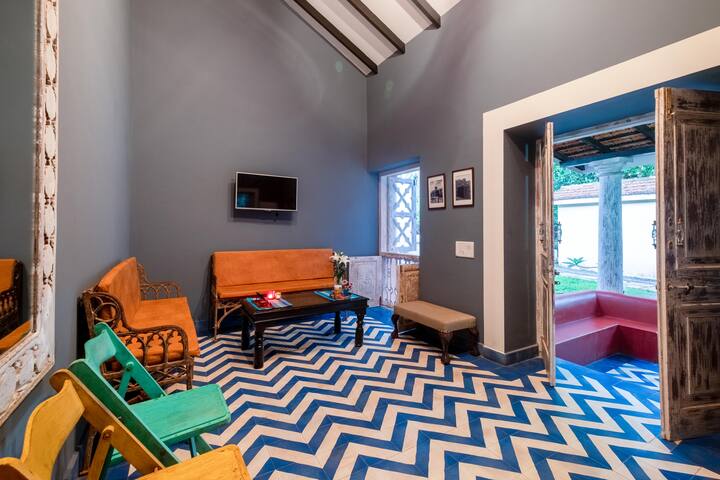 Living room 3 image 2