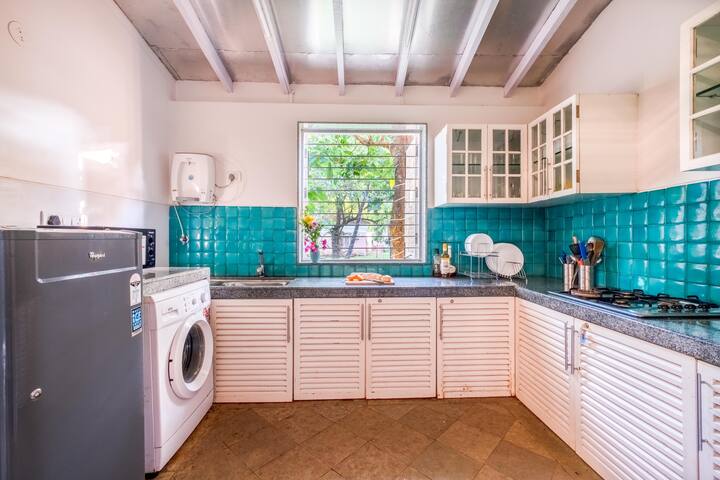 Full kitchen image 1