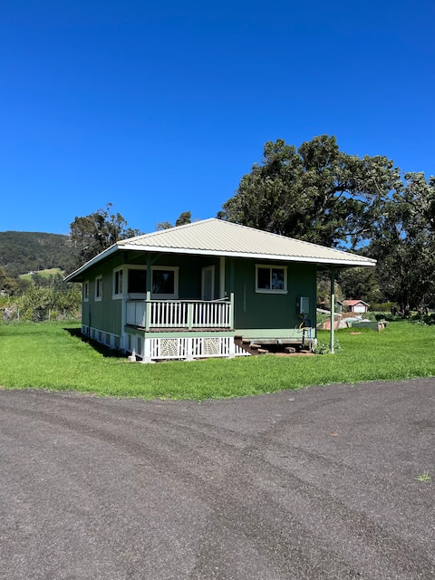 3 bedroom home on one acre in Waimea
