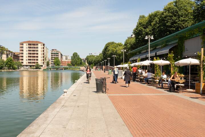 Milano Darsena apartment: Navigli canals Milan gallery image 2