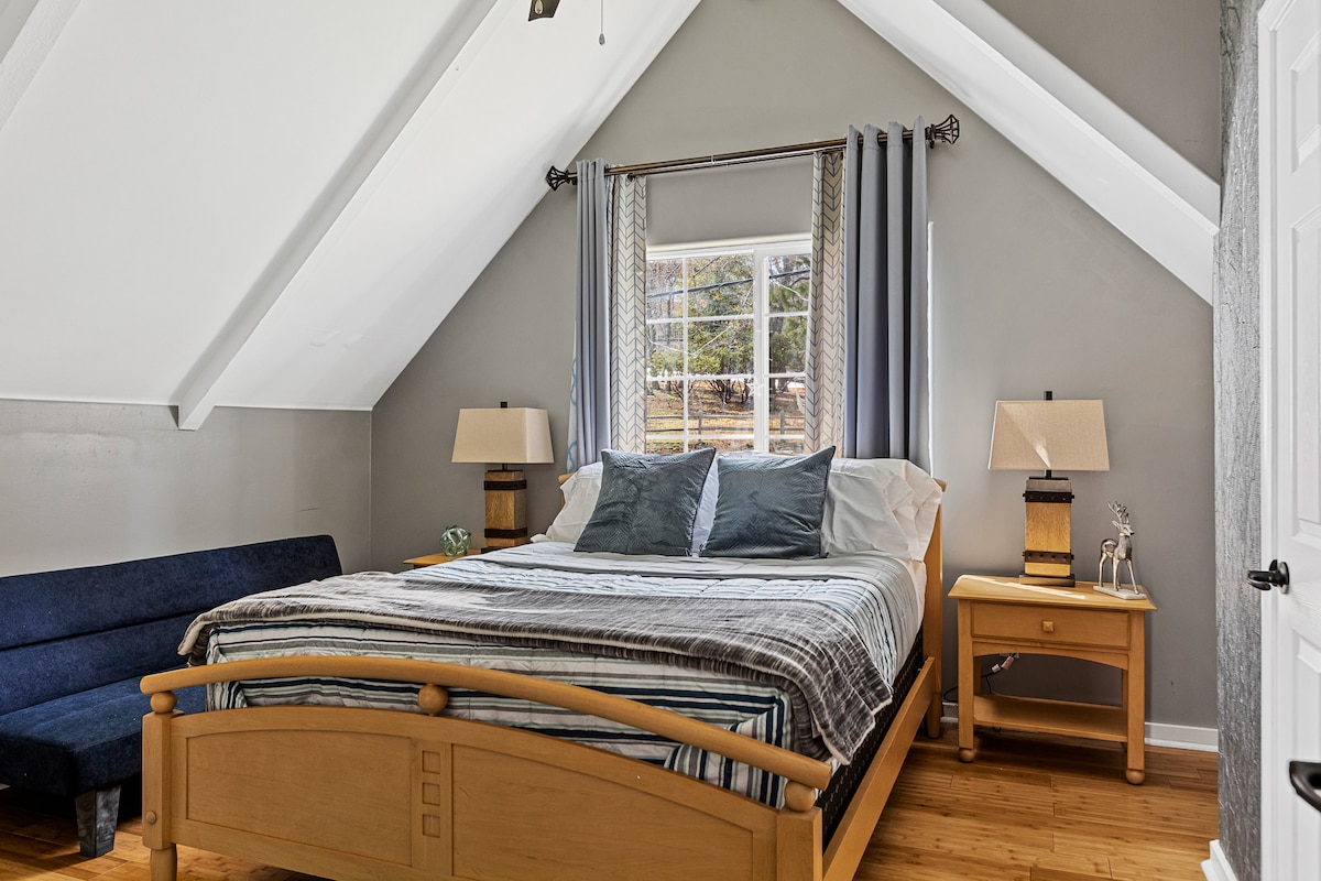 Segundo dormitorio, colchón de espuma viscoelástica tamaño queen y futón