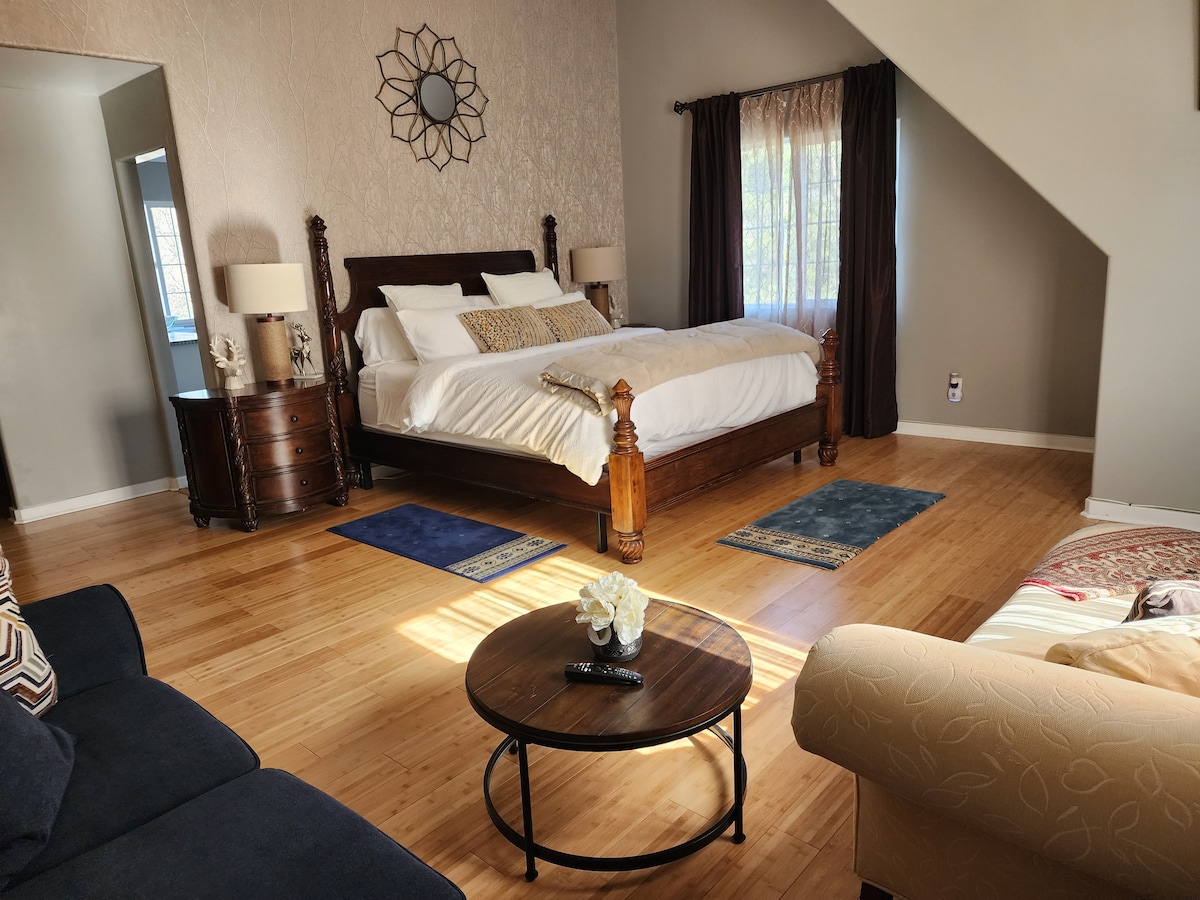 Dormitorio principal con vestidor. 