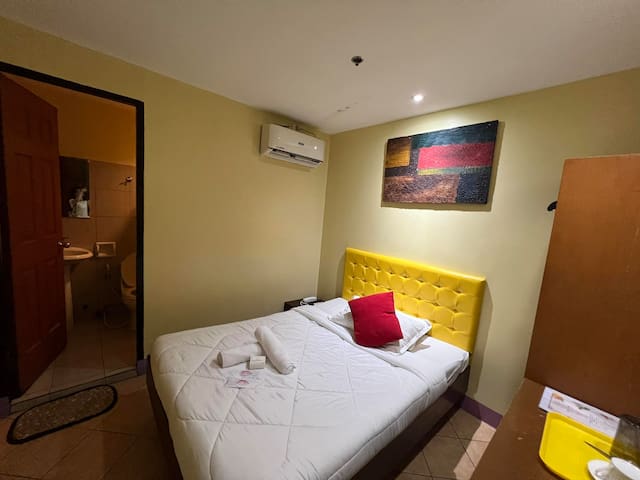 OYO 902 Comfy Inn Manila managed Airbnb listing 1