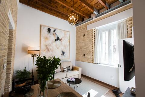 Beautiful 1 bedroom apartment with patio