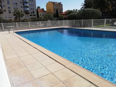 Airbnb performant: In a wooded park in the city center à Hyères