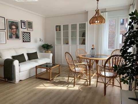 Anuncio de Airbnb popular: Fantastic apartment on Berria Beach en Santoña