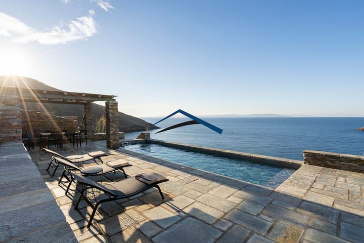Luxurious Villa Thalassa, near the beach of Xyla