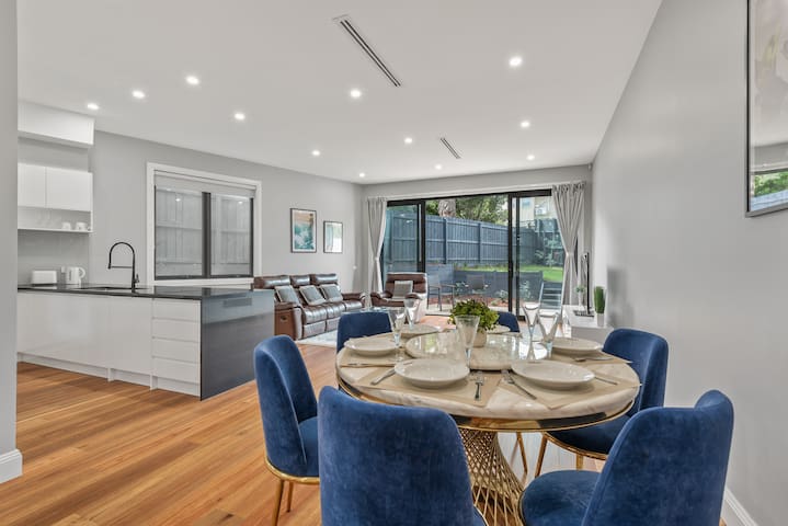 30%off monthlyNew4bedder3.5bathHouseWalkingtoEDSC