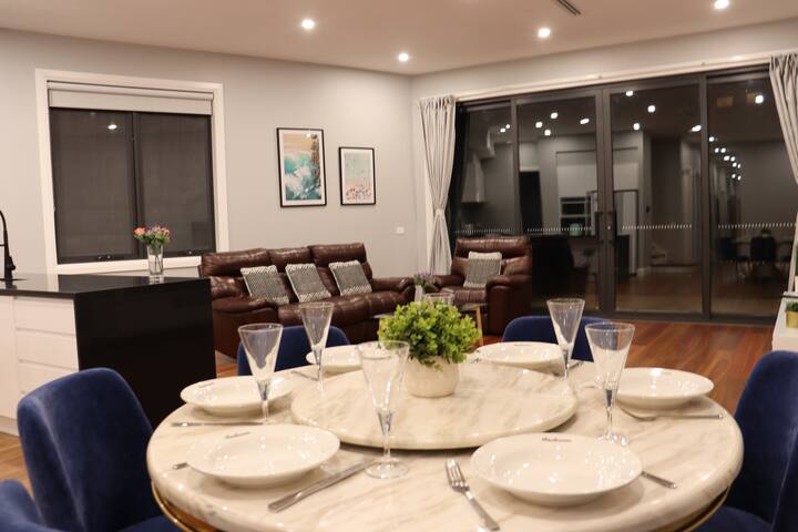 BrandNEW 4 bedder3bath House@Doncaster East gallery image 4