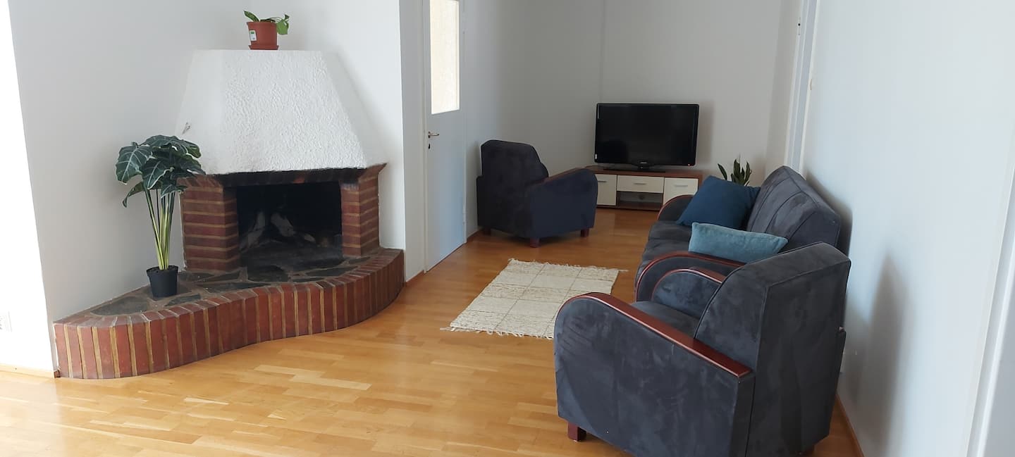 4 Huonetta Ja Keittiö, 100 M2 Asunto 4