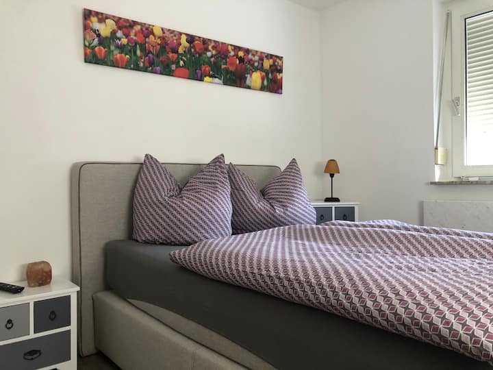 Schlafzimmer 1