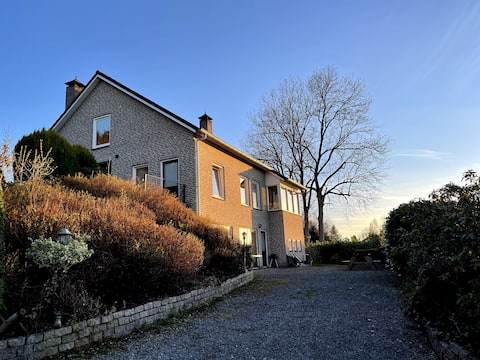 Top performing Airbnb: Ardennes villa with beautiful views in Trois Ponts