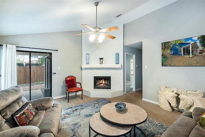 3 Bedroom Vacation Home Near Grapevine Lake - Grapevine, TX