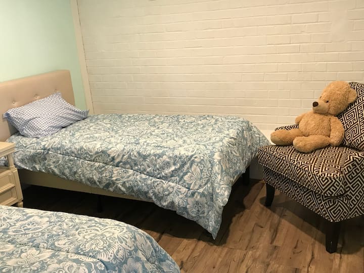 Druga spavaća soba s bračnim krevetima