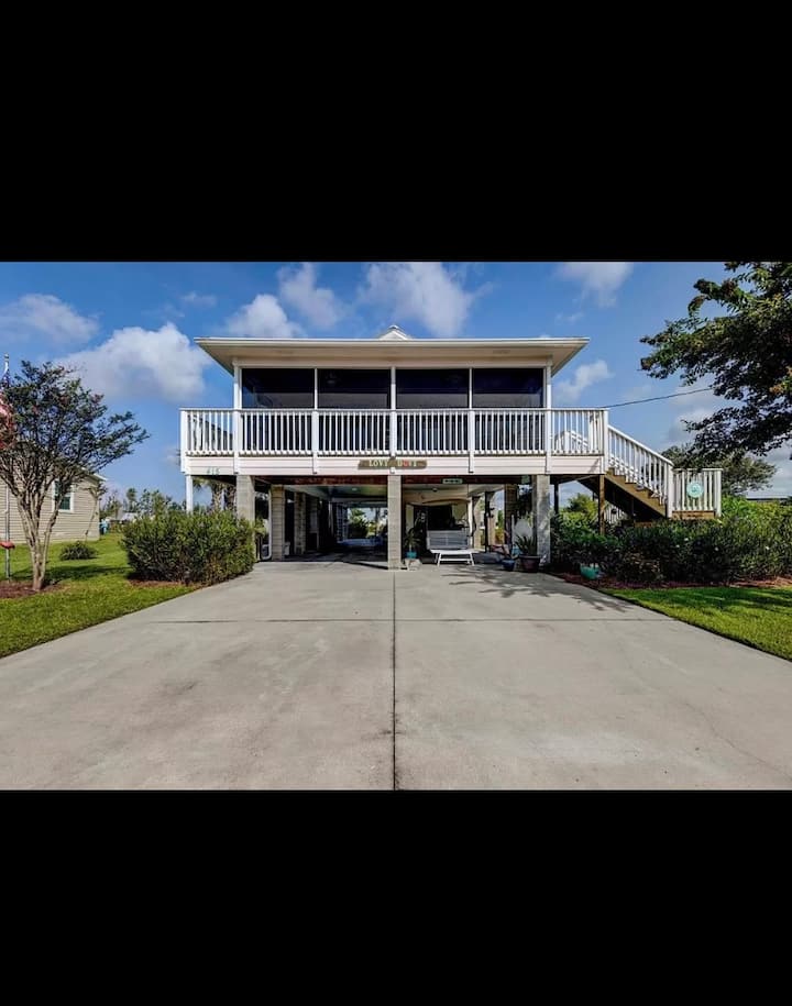 Beachy Bungalow with Golf Cart Access Houses for Rent in Mexico Beach, Florida, United States