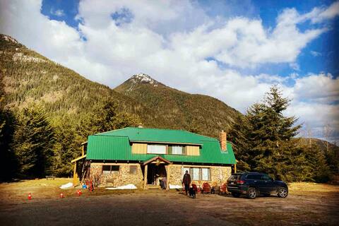 Sunshine Valley Inn -7 Acres- Heart of the Valley