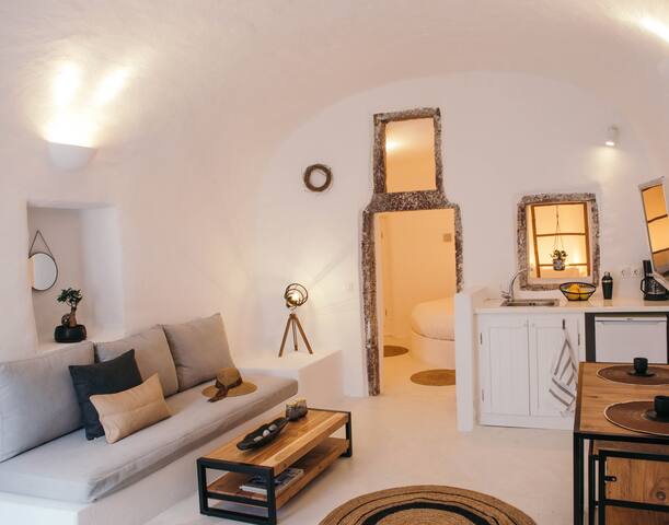 The Cave Complex by A Terre Caves & Villas gallery image 2