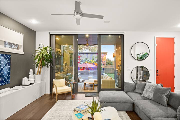 Modern Urban Oasis w/ Pool, Jacuzzi & City Views gallery image 5