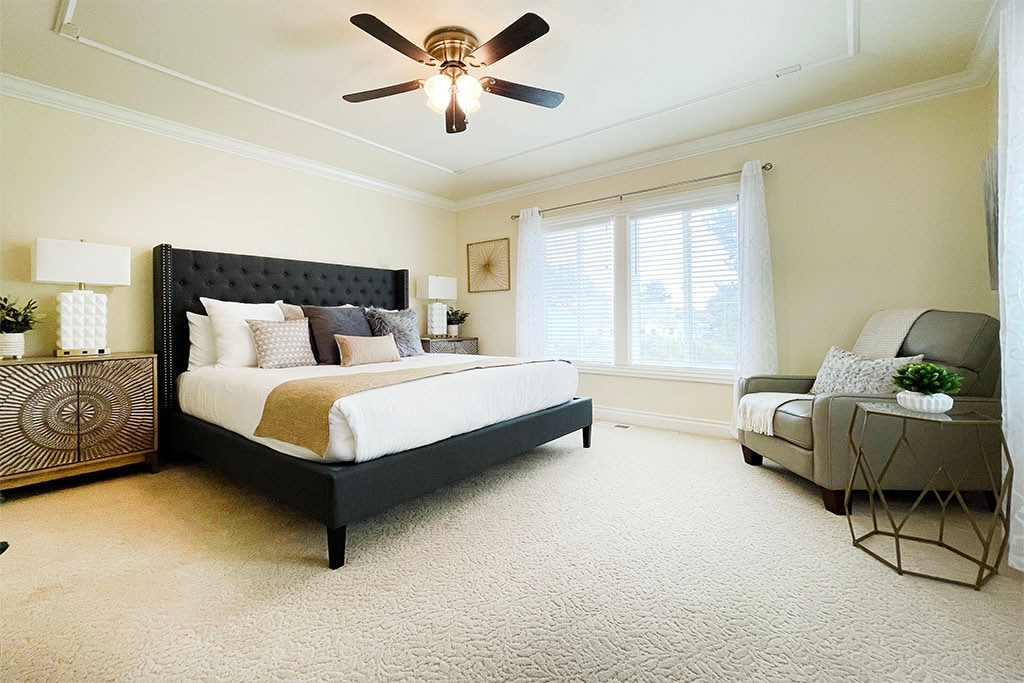 卧室# 1.带套间浴室的主卧室。加大双人床